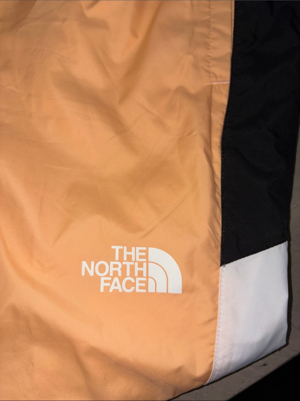 The North Face Womens Peach, Black & White Windbreaker Jacket and Joggers Set - Picture 9 of 14